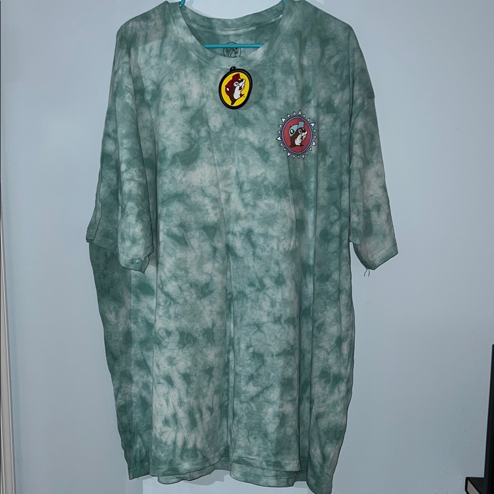 Buc-ee’s tie-dye tshirt